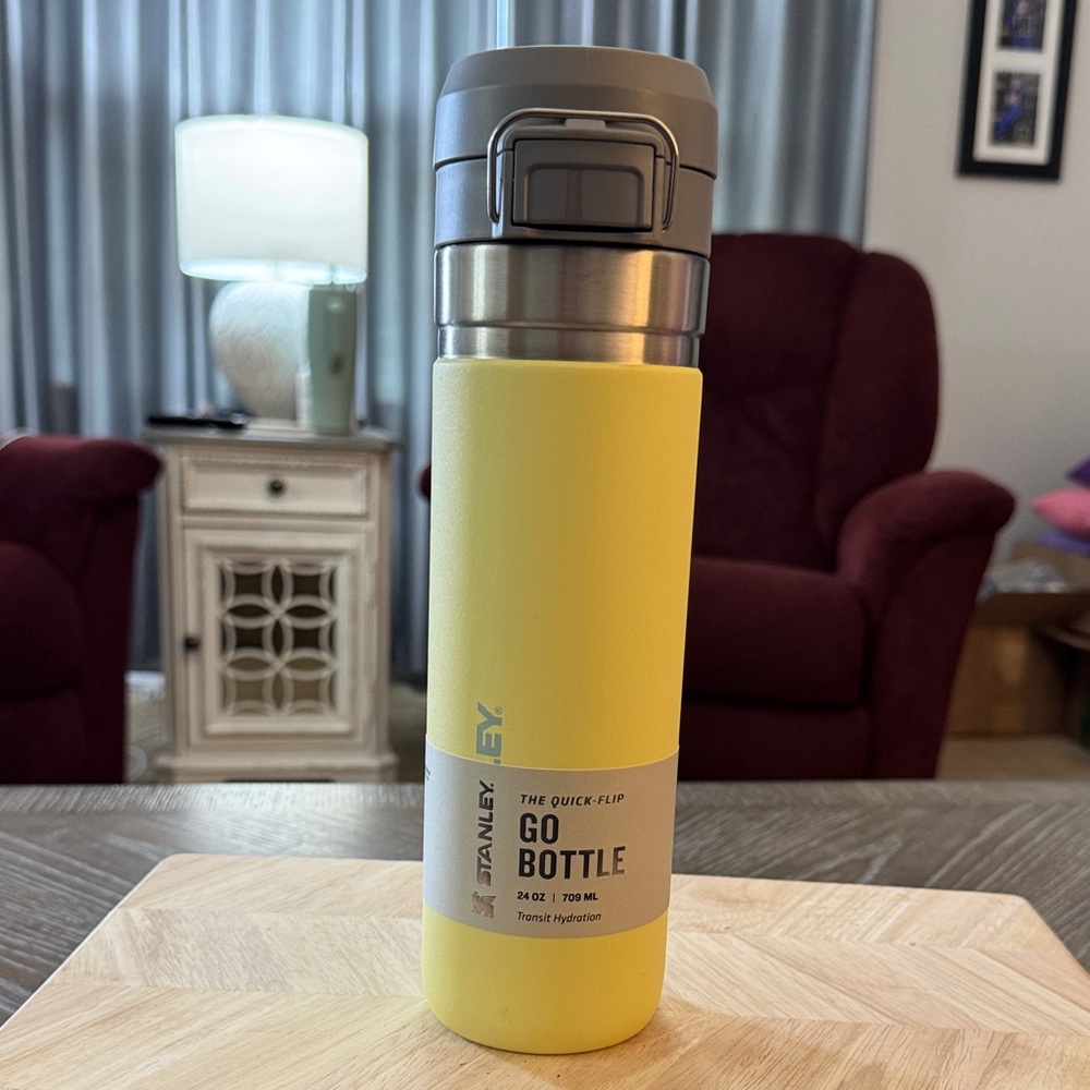 Stanley Yellow Quick-Flip Go Bottle